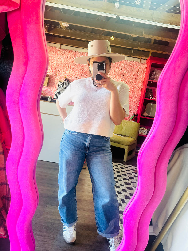 TEXTURED CROP RELAXED TOP