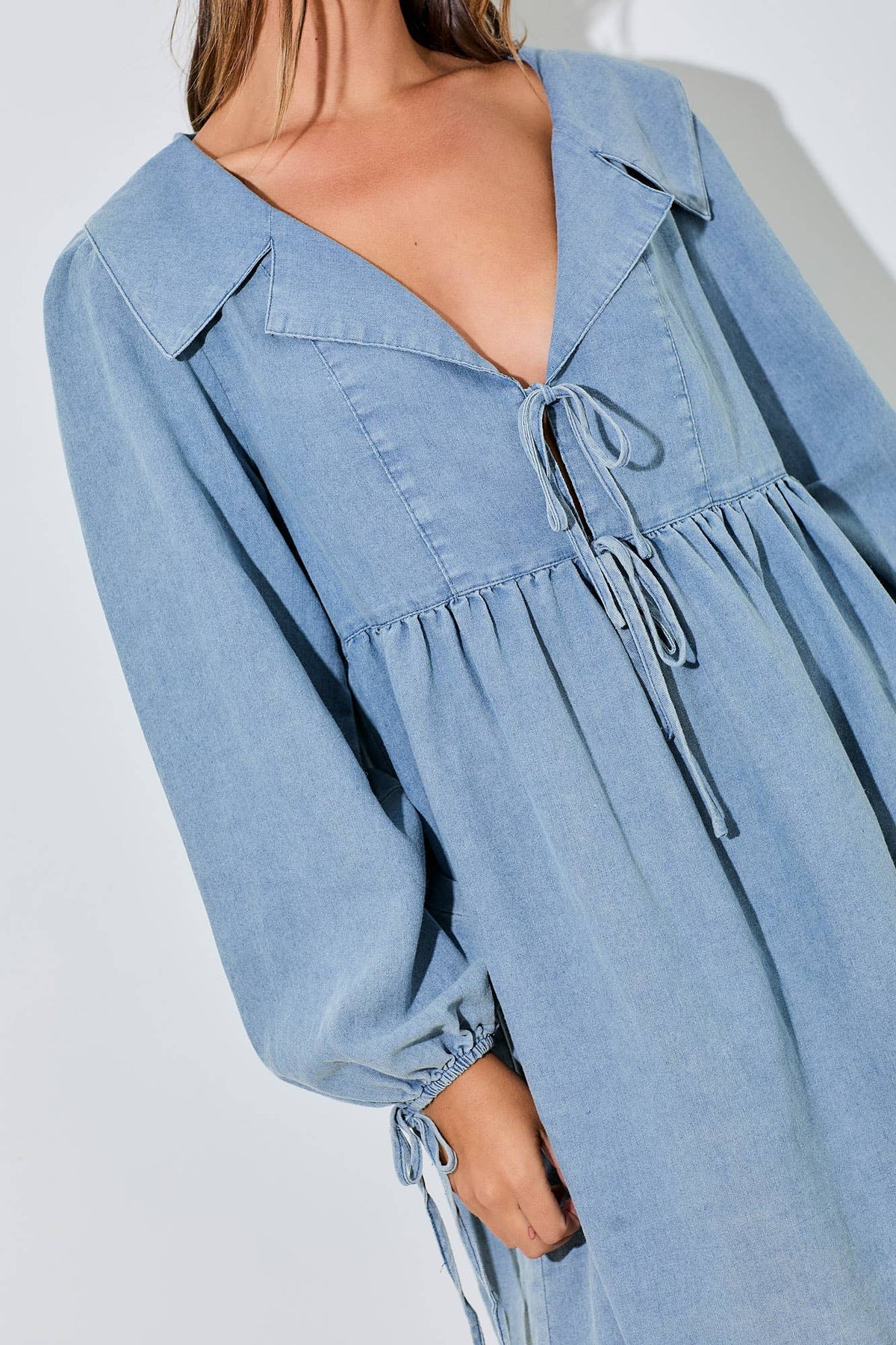 CHAMBRAY TIE COLLARED MINI DRESS
